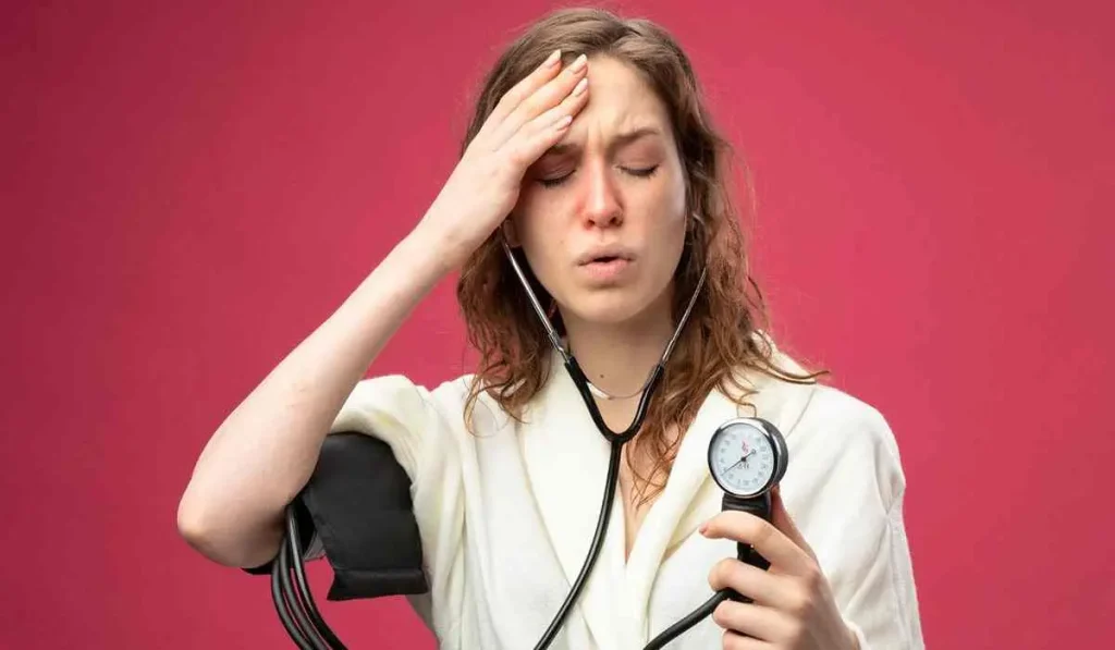 فشار خون بالا چیست؟ علائم، علل، تشخیص، عوارض و درمان قطعی کنترل آن